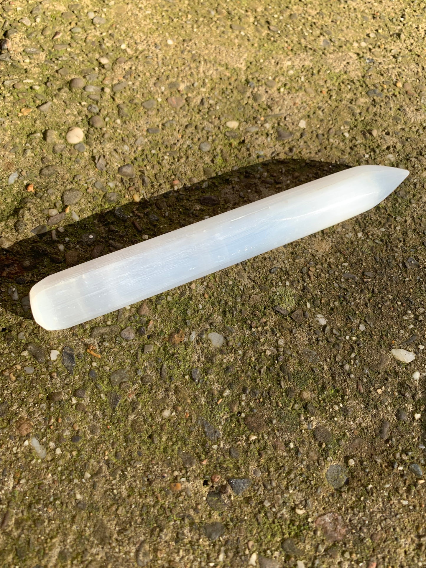 Selenite Pointer - Scared Crystal for Home or Office Cleaning, Enhances Clarity, Focus & Calm Atmosphere